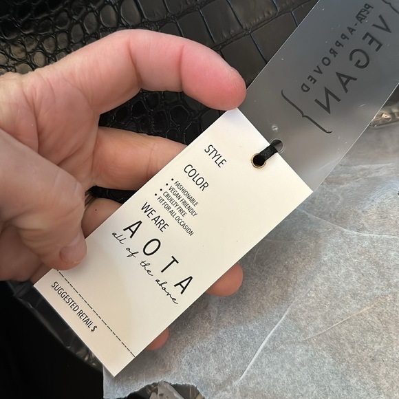 AOTA NWT Elena Vegan croc print crossbody bag‎ black - Picture 7 of 12